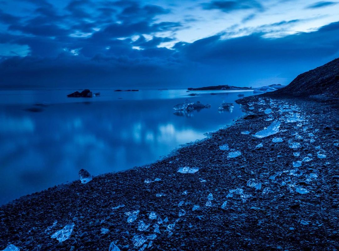 Navigating Online Information: Risks and Red Flags